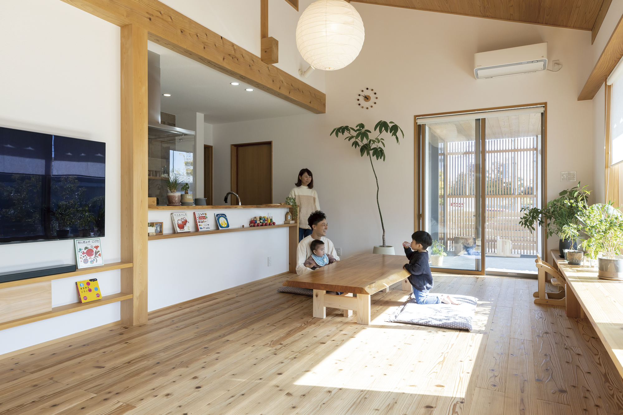 営業スタッフが建てた木を楽しむ家 アイチャッチ