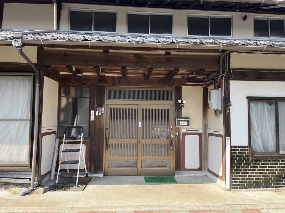 玄関ポーチ before 画像