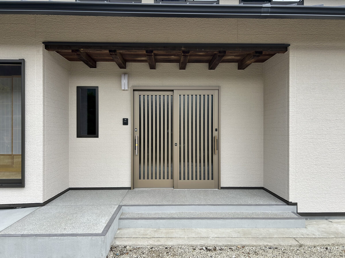 玄関ポーチ after 画像